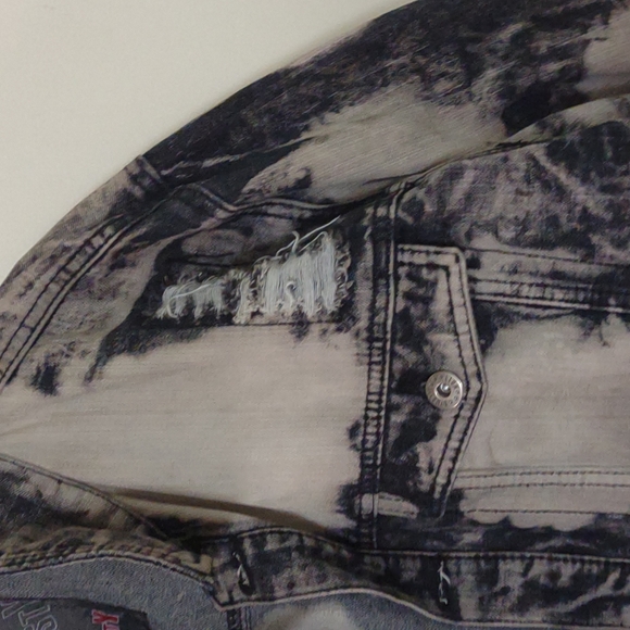 Lightly used Mens awesome acid wash Distressed Denim jacket 2x - Picture 5 of 11